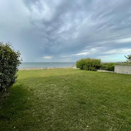 Vue Et Acces Direct A La Bonne Source Apartman *